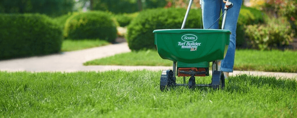 Applying Fertilizer - Best Home Gear