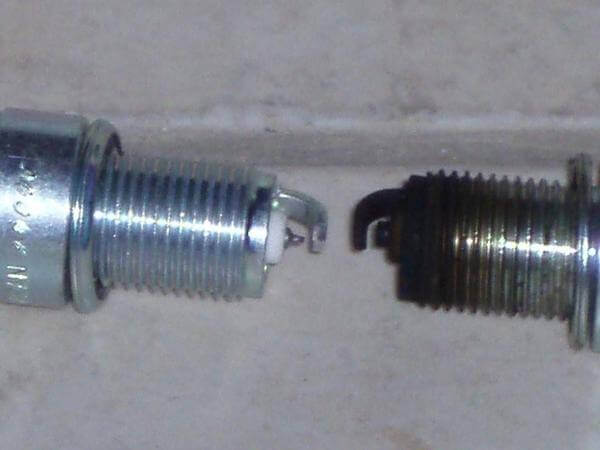 cleaning spark plugs - best home gear