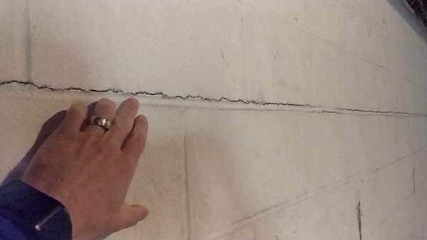 basement wall crack 