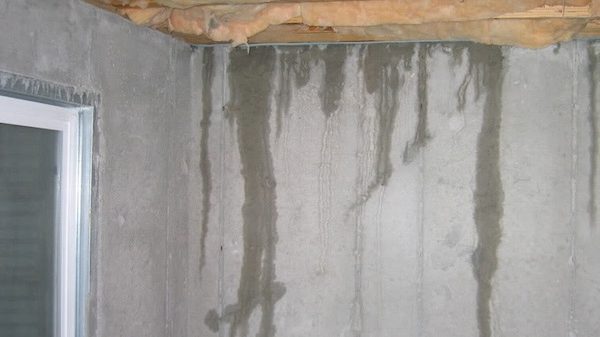 leaks in basement walls 