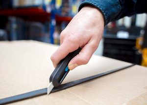 smart retracting utility knife - best home gear