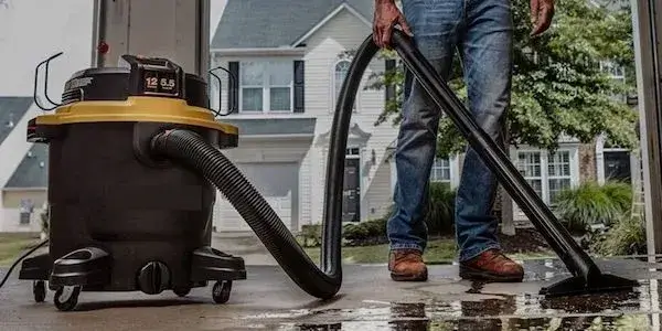 Use Wet Dry Vac for Toilet Clogs - BestHomeGear.Com
