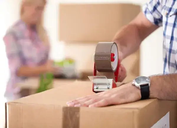 how to tape moving boxes the right way - best home gear